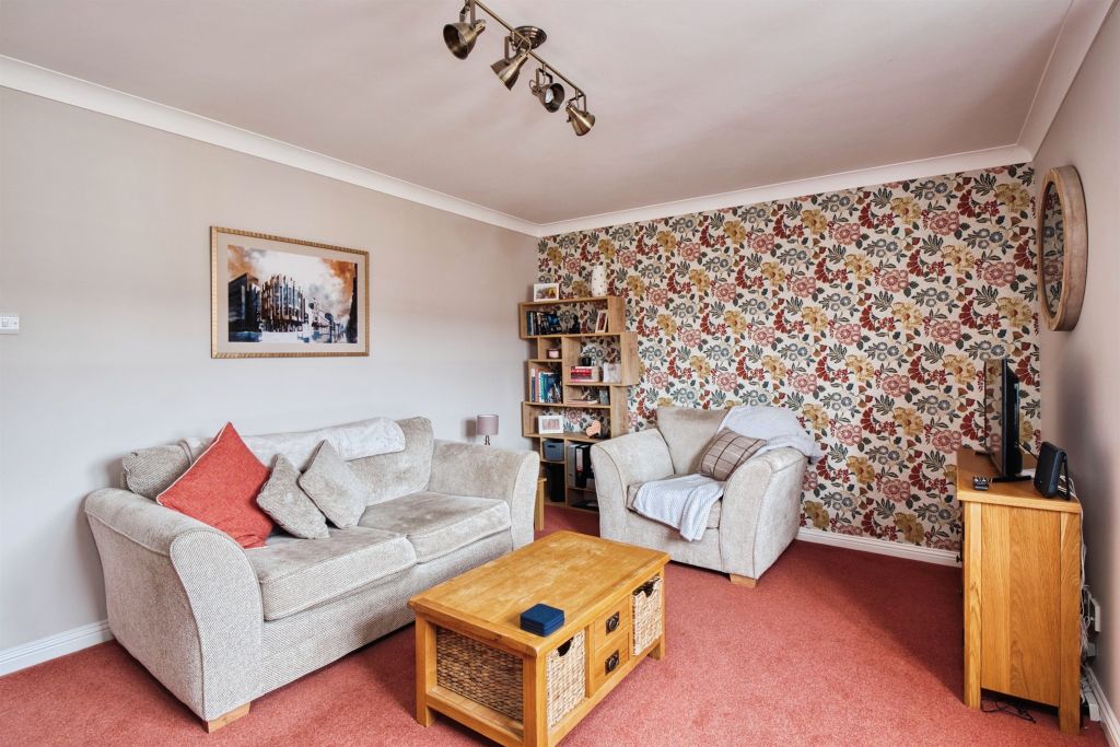 Property photo 3 of 17