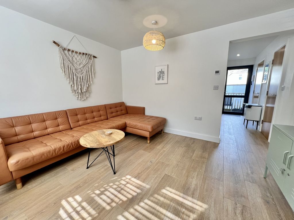 Property photo 3 of 13 Gallery