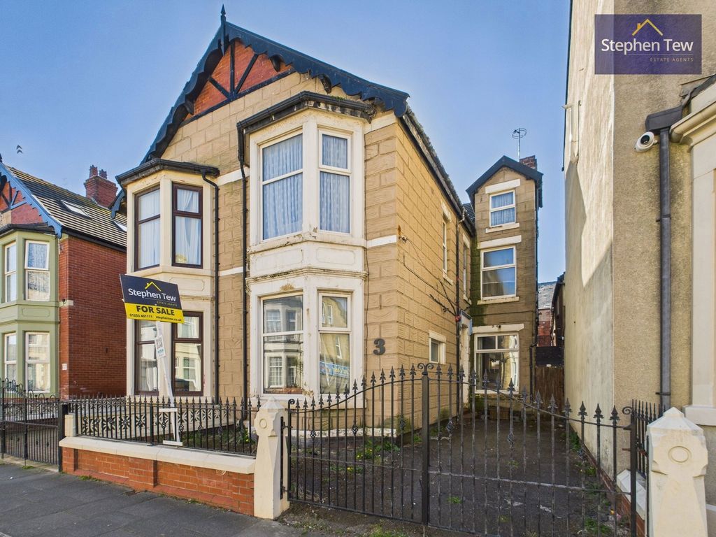 Property photo 1 of 31