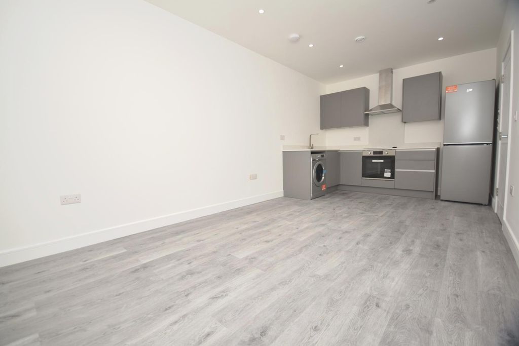 Property photo 2 of 15 Kitchen/Lounge