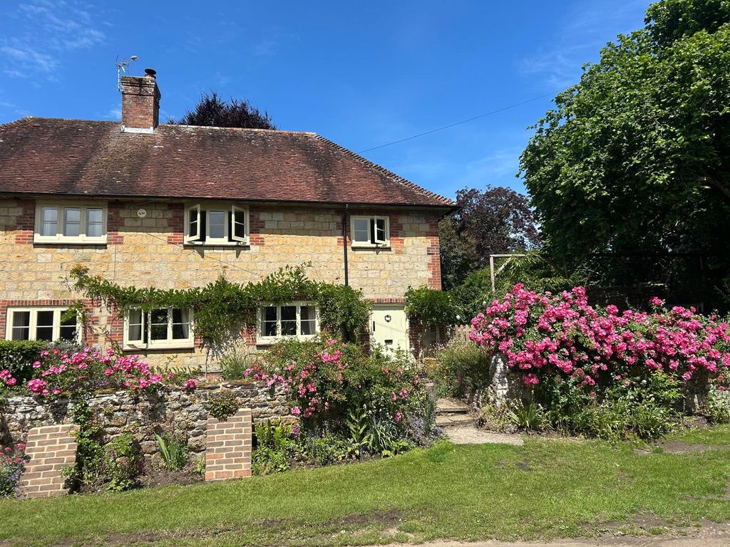 Property photo 1 of 8 1