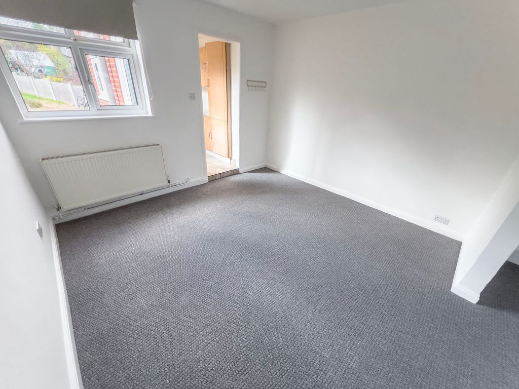 Property photo 3 of 8 Dining