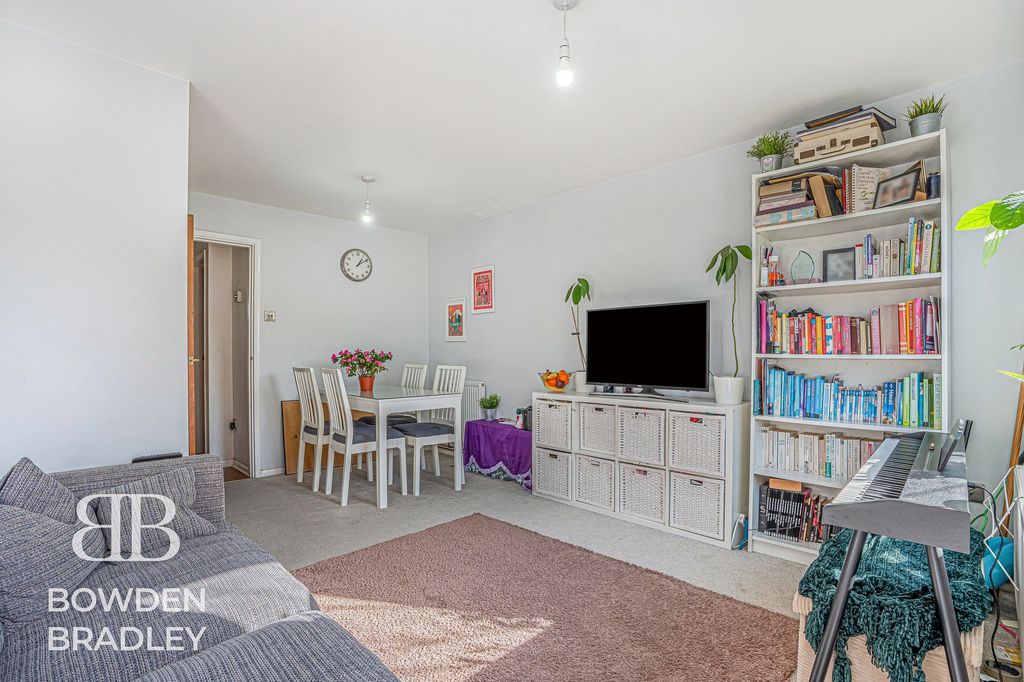 Property photo 3 of 14