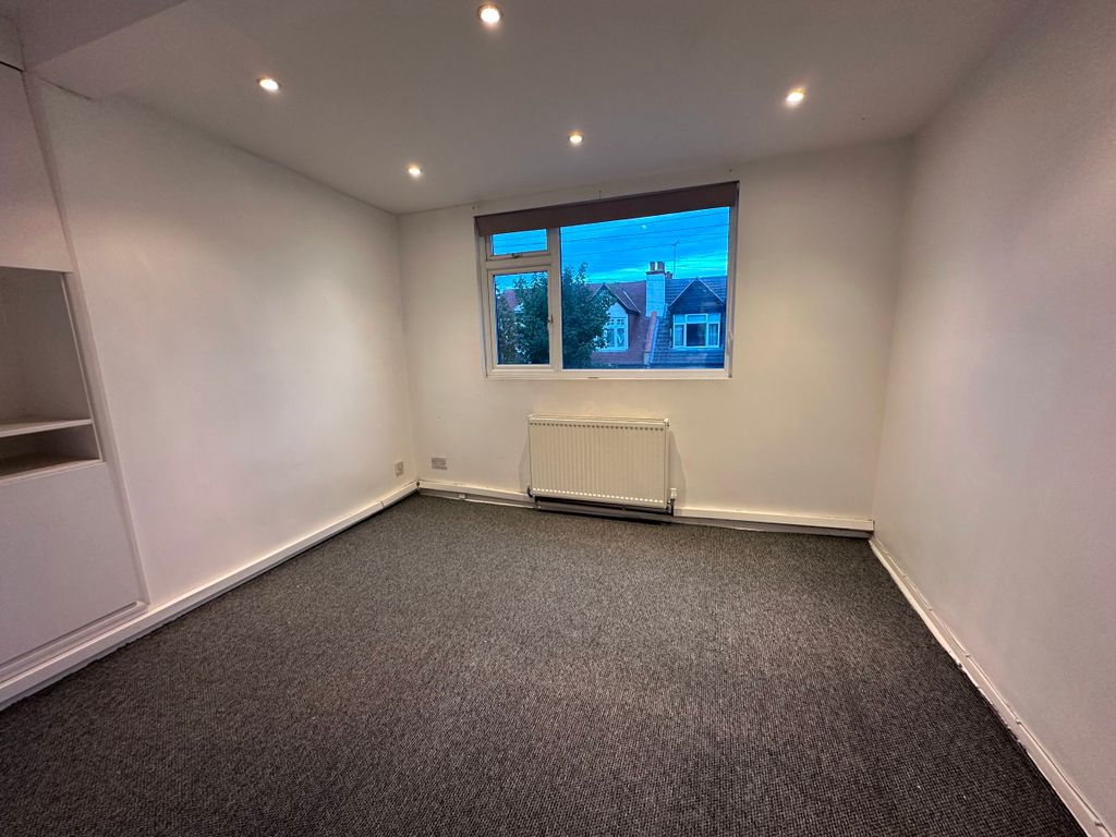 Property photo 2 of 25