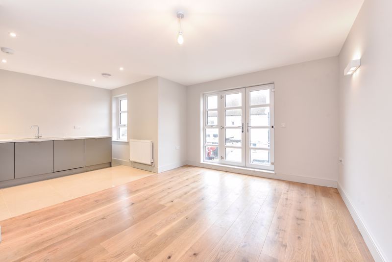 Property photo 3 of 8 Photo 5