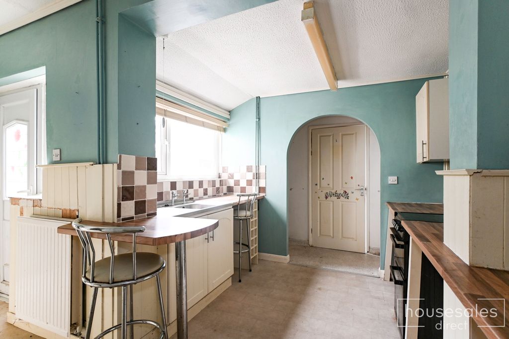 Property photo 2 of 16