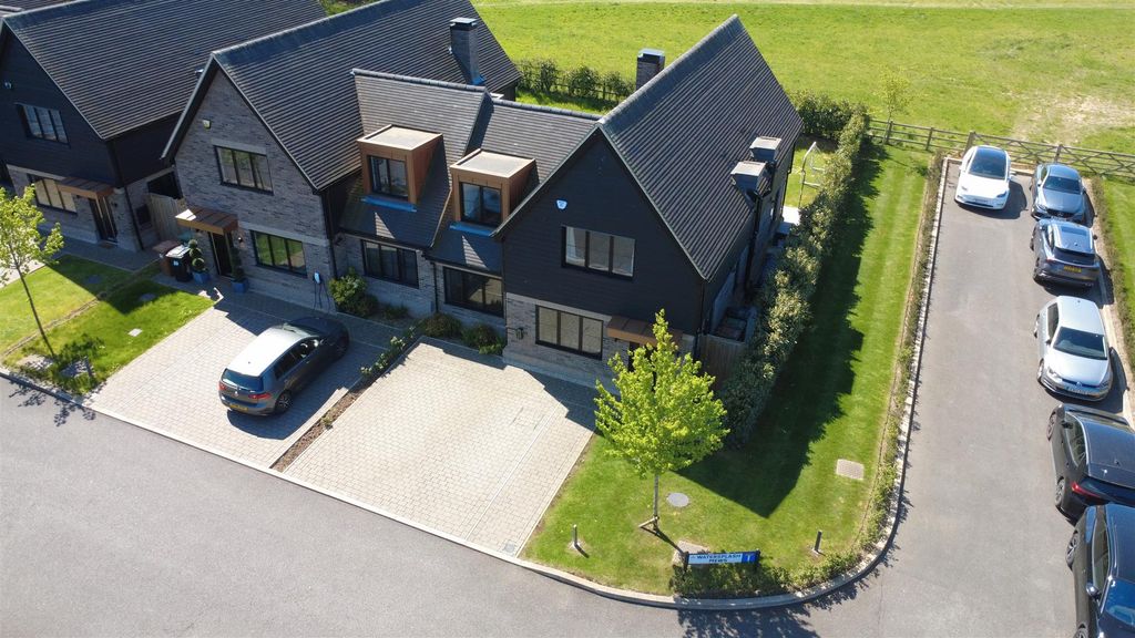 Property photo 1 of 57 Dji_Fly_20260423_123556_599_1776944759327_Aeb.Jpeg