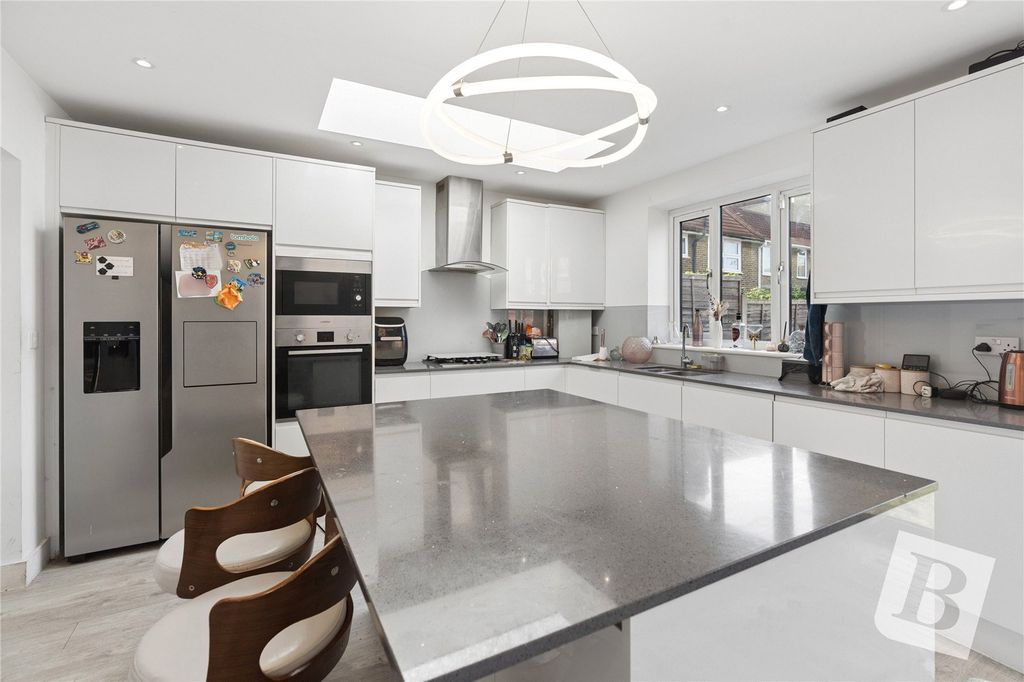 Property photo 1 of 20 Kitchen