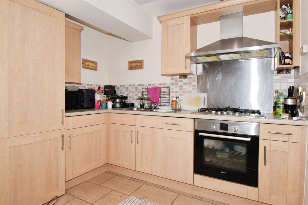 Property photo 3 of 16