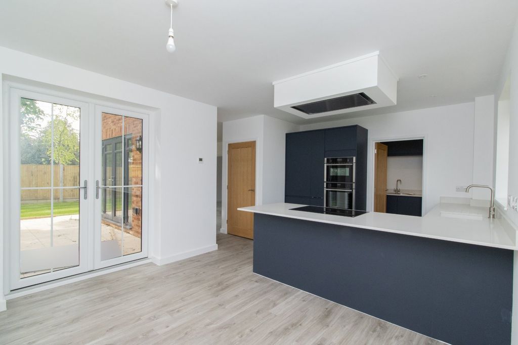 Property photo 3 of 25 Picture 3