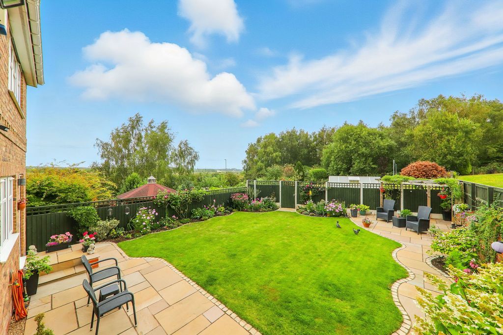 Property photo 3 of 26