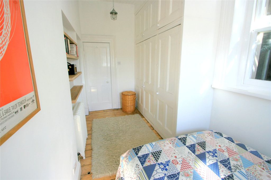 Property photo 2 of 11 Picture No. 16
