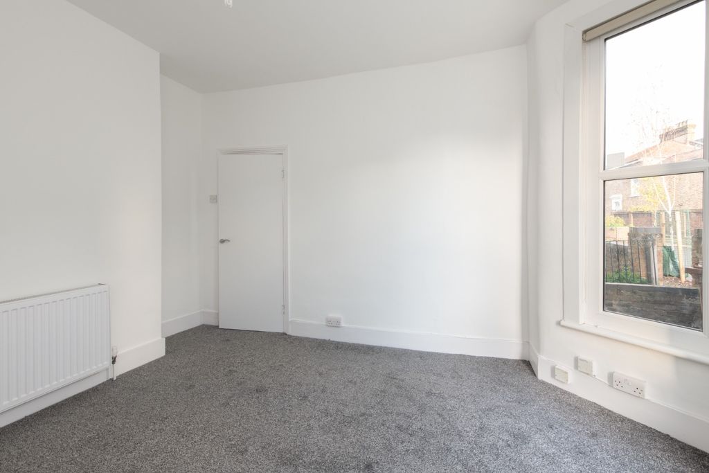 Property photo 3 of 14 4676504