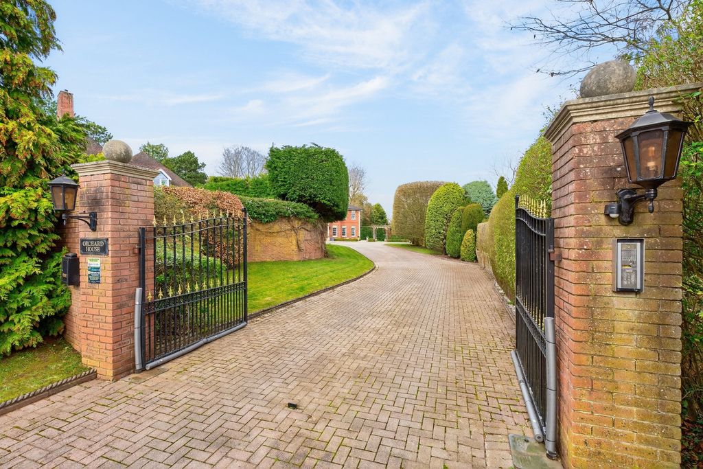 Property photo 2 of 47