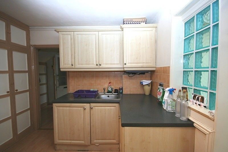 Property photo 2 of 6 Kitchen (Main)