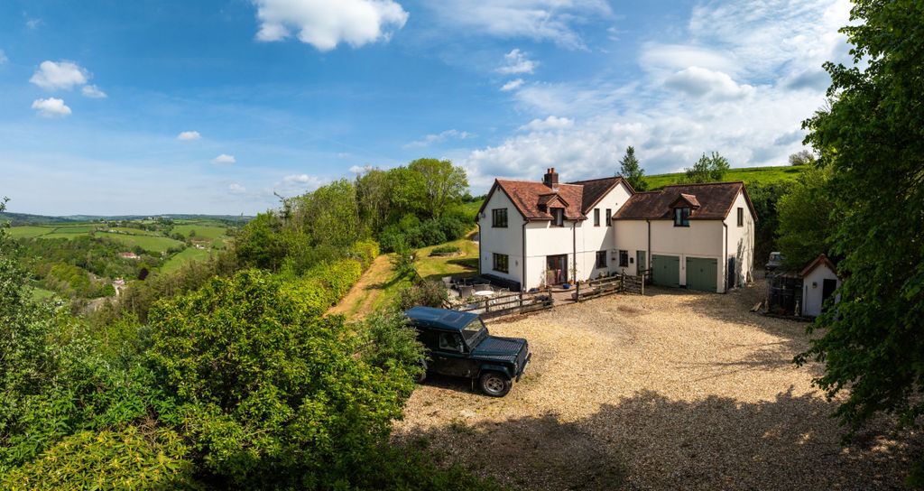 Property photo 2 of 45