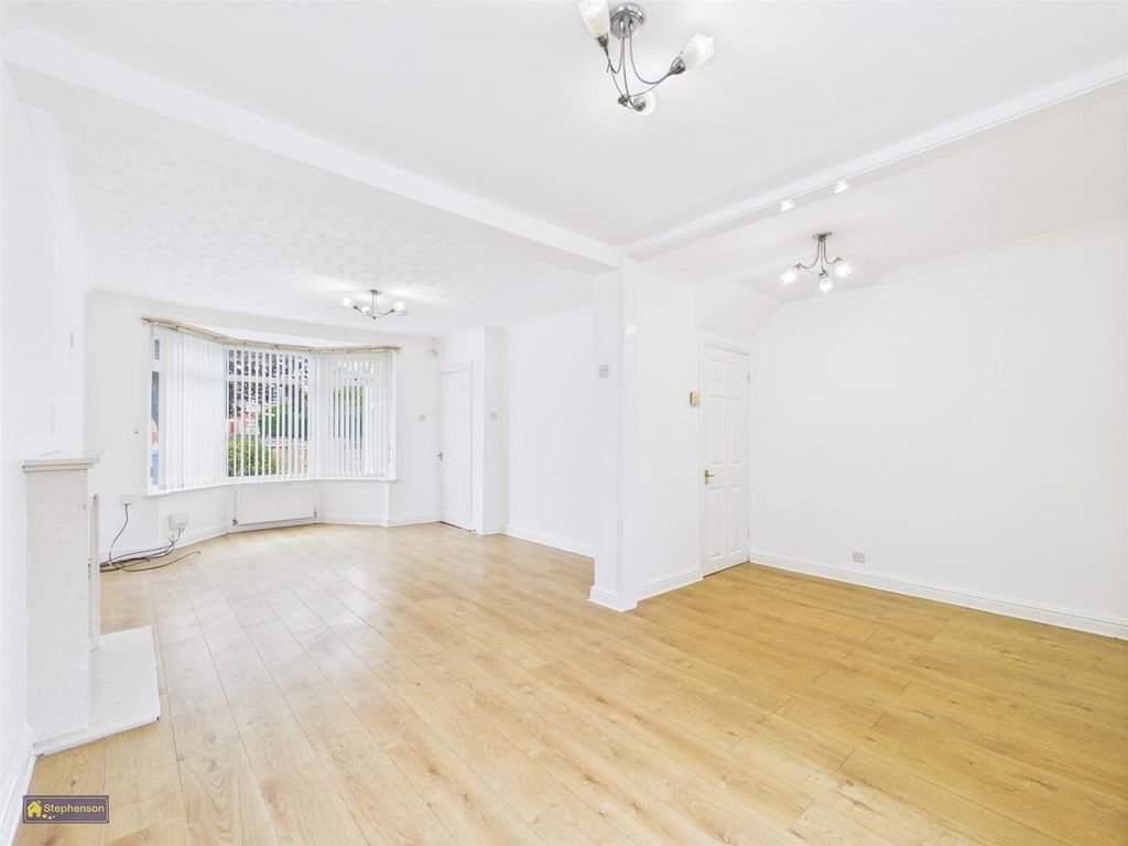Property photo 3 of 9 Dining Area