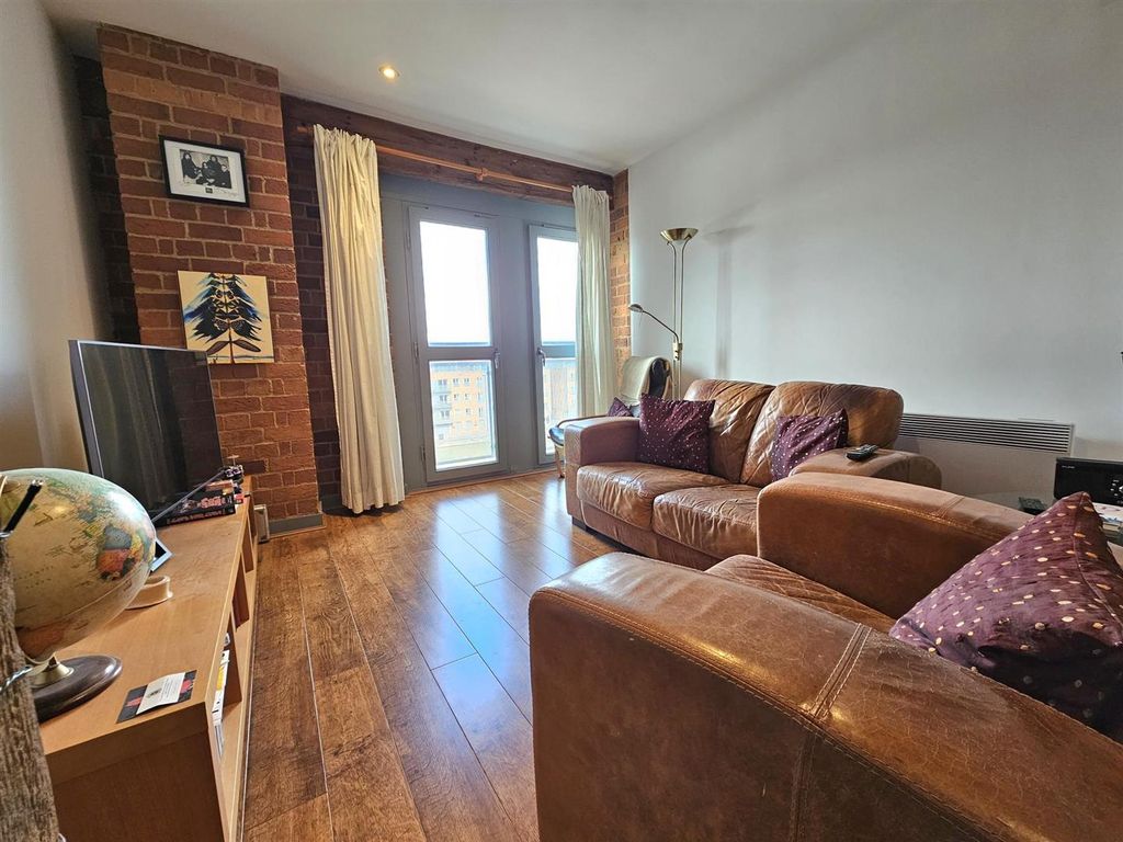 Property photo 2 of 11