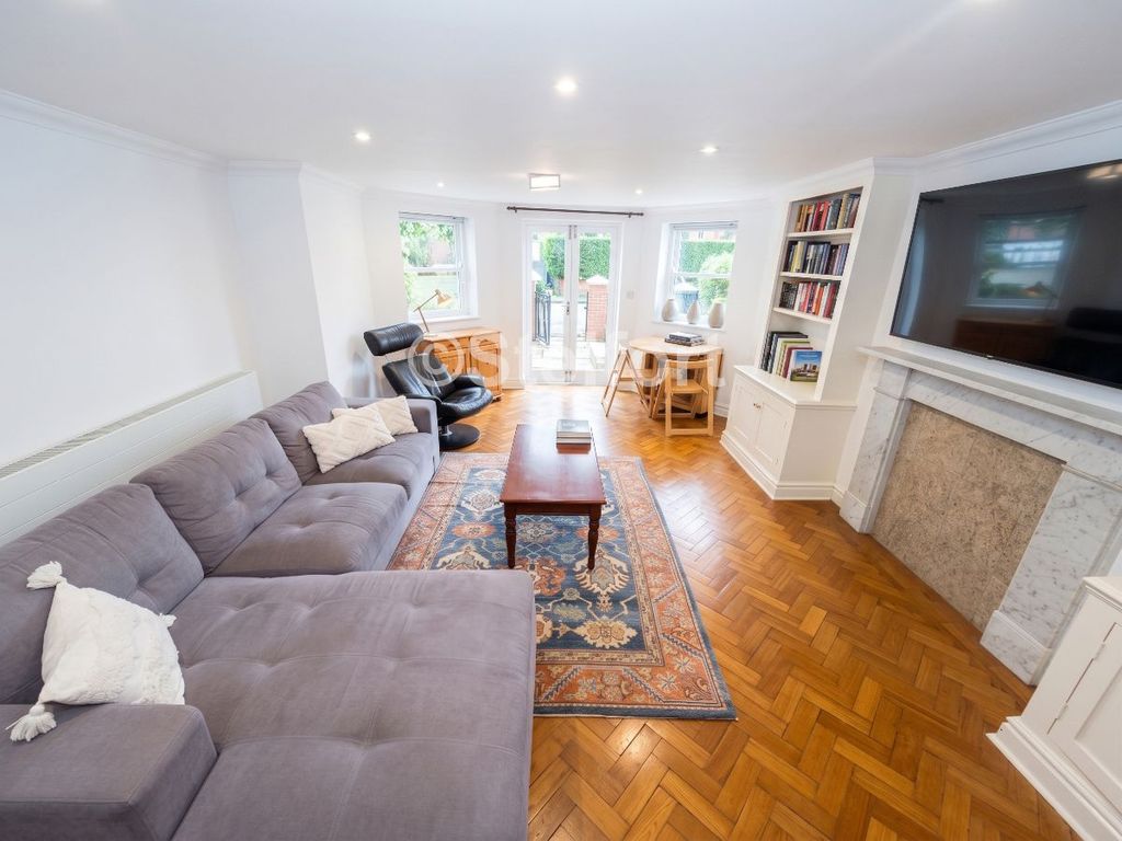 Property photo 2 of 9