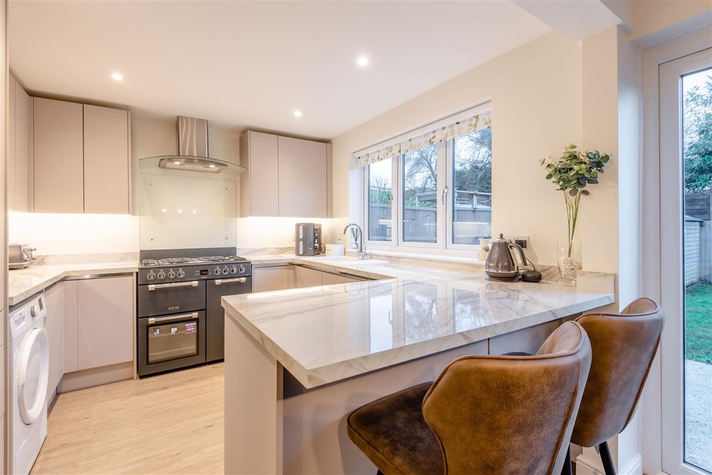 Property photo 2 of 20 Kitchen/Dining Area