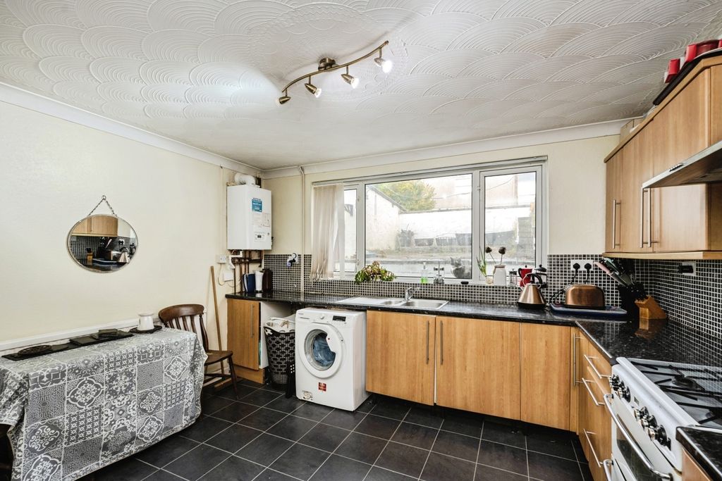 Property photo 3 of 15 Photo