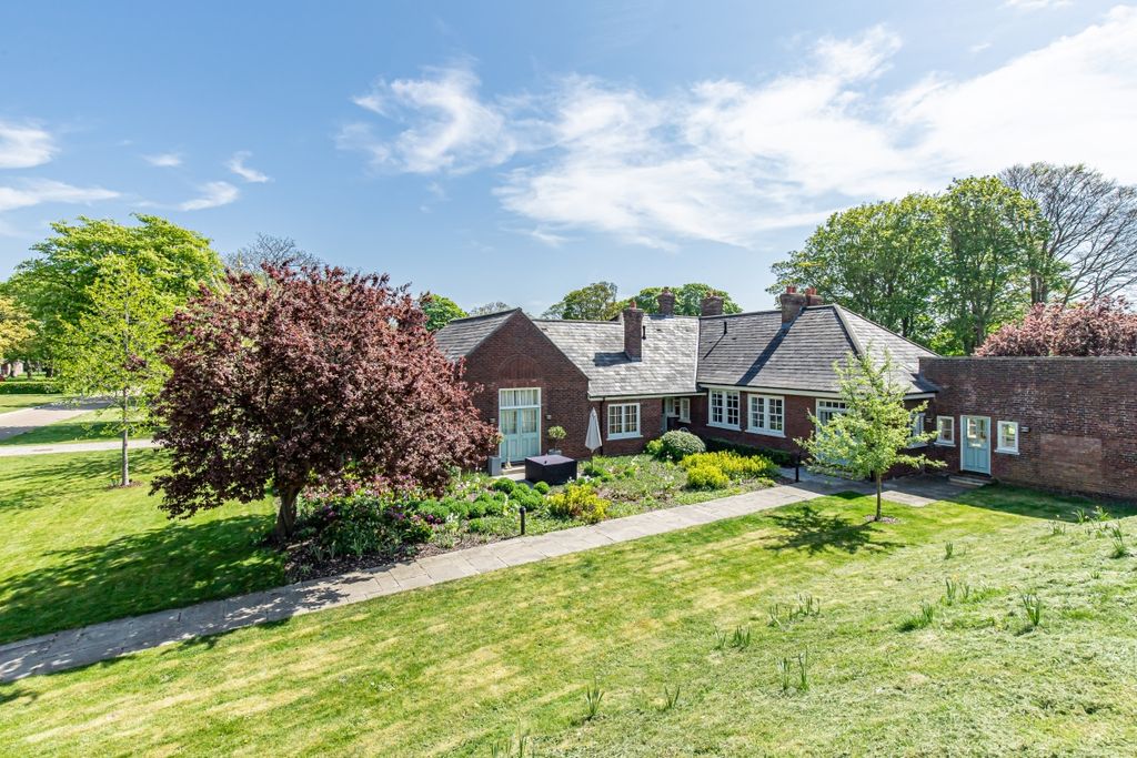 Property photo 2 of 9 128784