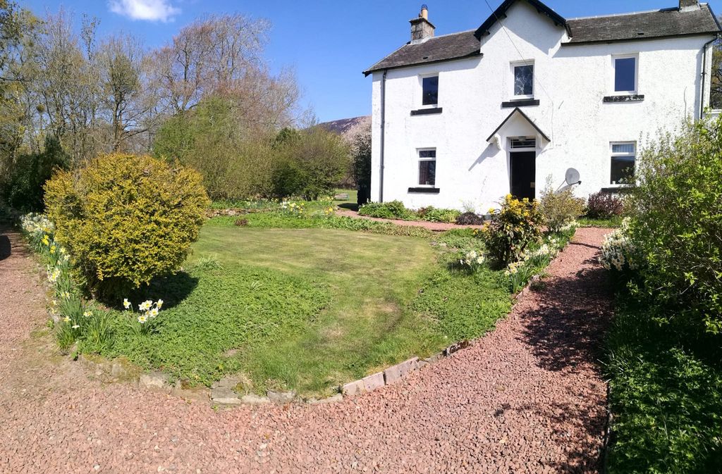 Property photo 2 of 32