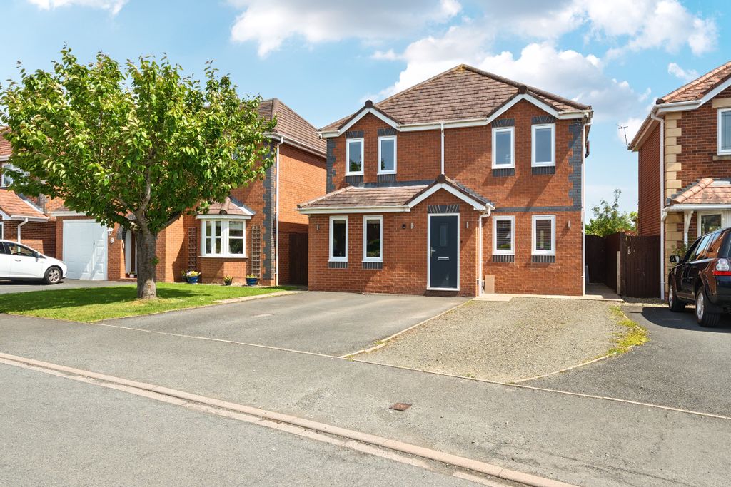 Property photo 1 of 20 1453191-17-6A1056A5561F2-Arw-1