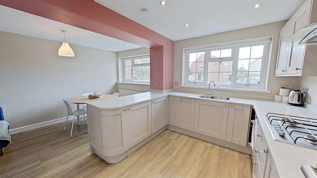 Property photo 3 of 16 9-Cherrydown-Close-10022025_134258.Jpg