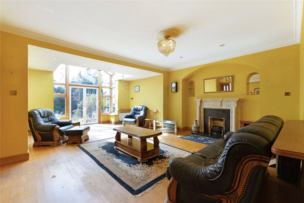 Property photo 3 of 33 Picture No. 05