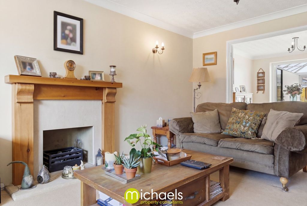 Property photo 3 of 27