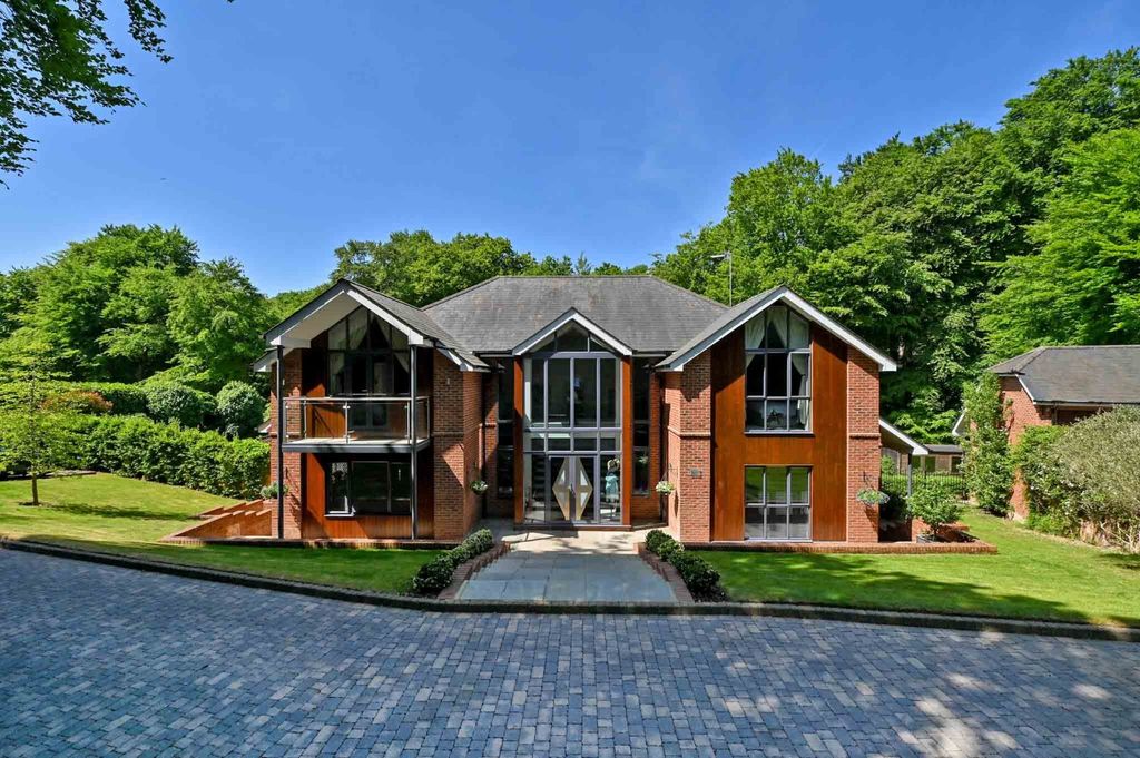 Property photo 1 of 40 Picture No. 44