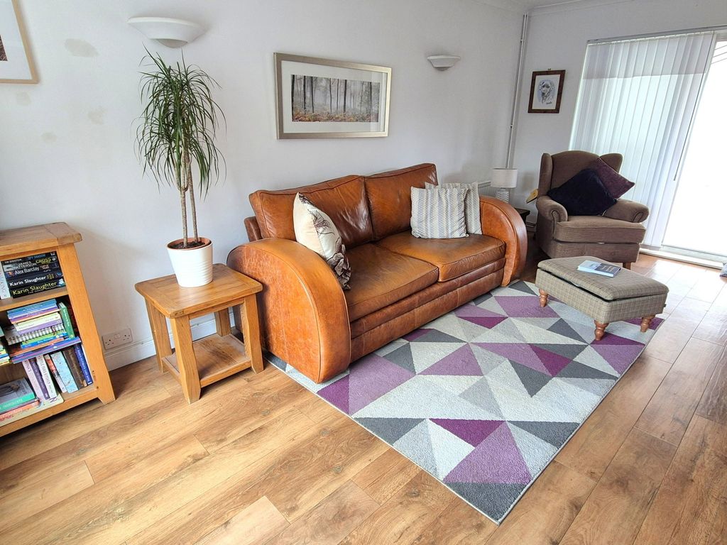 Property photo 3 of 21