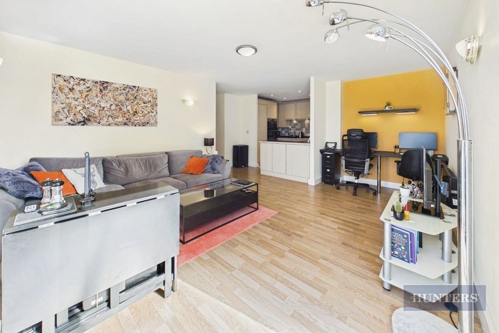 Property photo 3 of 13 Pbox-Img.Jpg