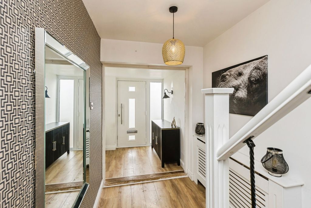 Property photo 2 of 22 Pbox-Img.Jpg