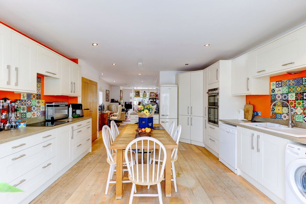 Property photo 3 of 20 Picture No. 35