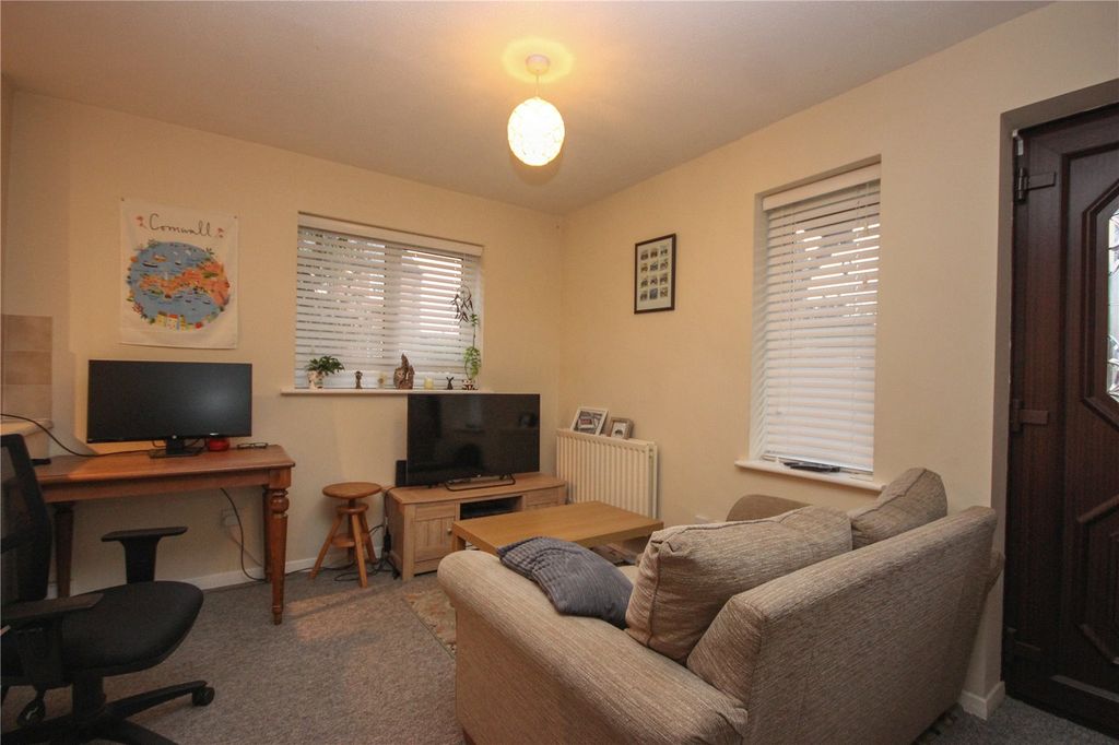 Property photo 2 of 8 Picture No. 19