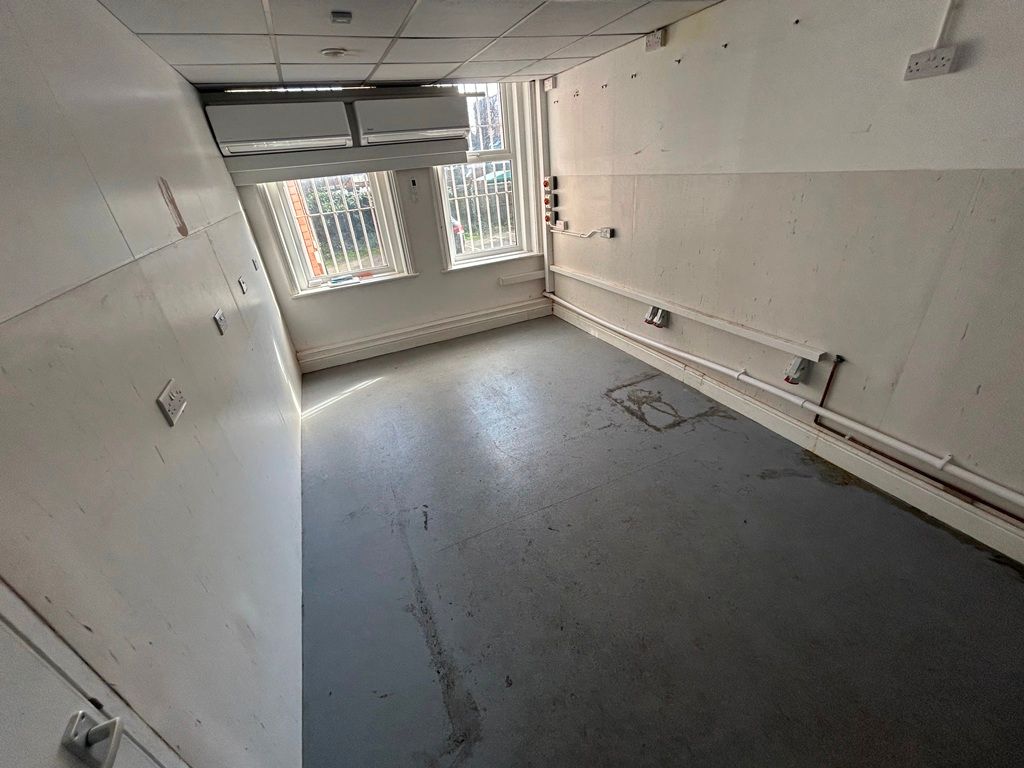 Property photo 3 of 5