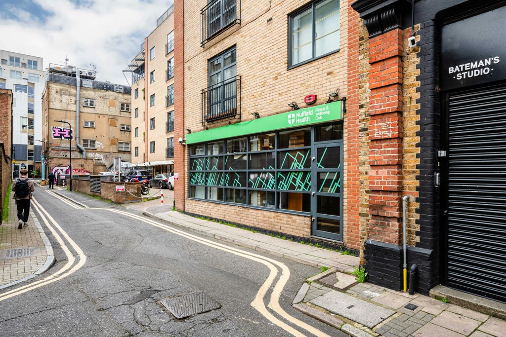 Property photo 3 of 5 Batemans Row 16 Low Res 3.Jpg