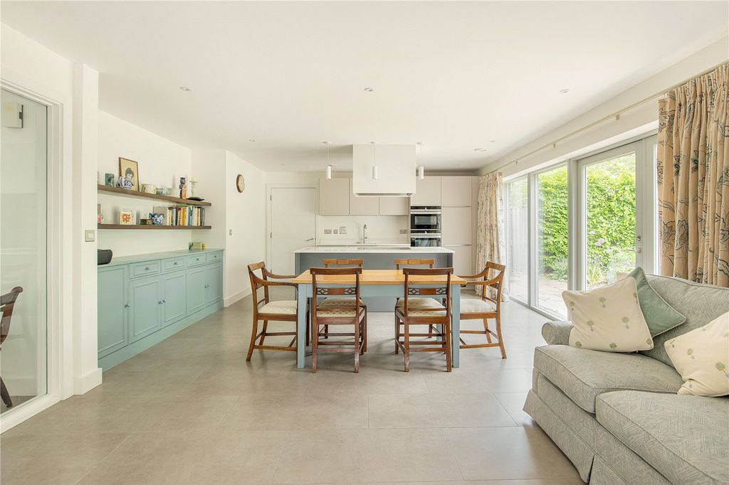 Property photo 3 of 13 Dining Area