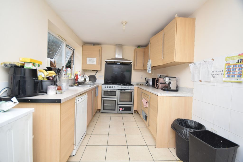 Property photo 2 of 15 Kitchen