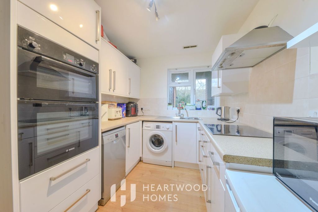 Property photo 2 of 17