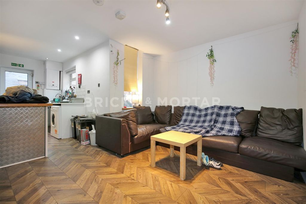 Property photo 1 of 11 7Sdtpw3Gfew2Lkn6.Jpg