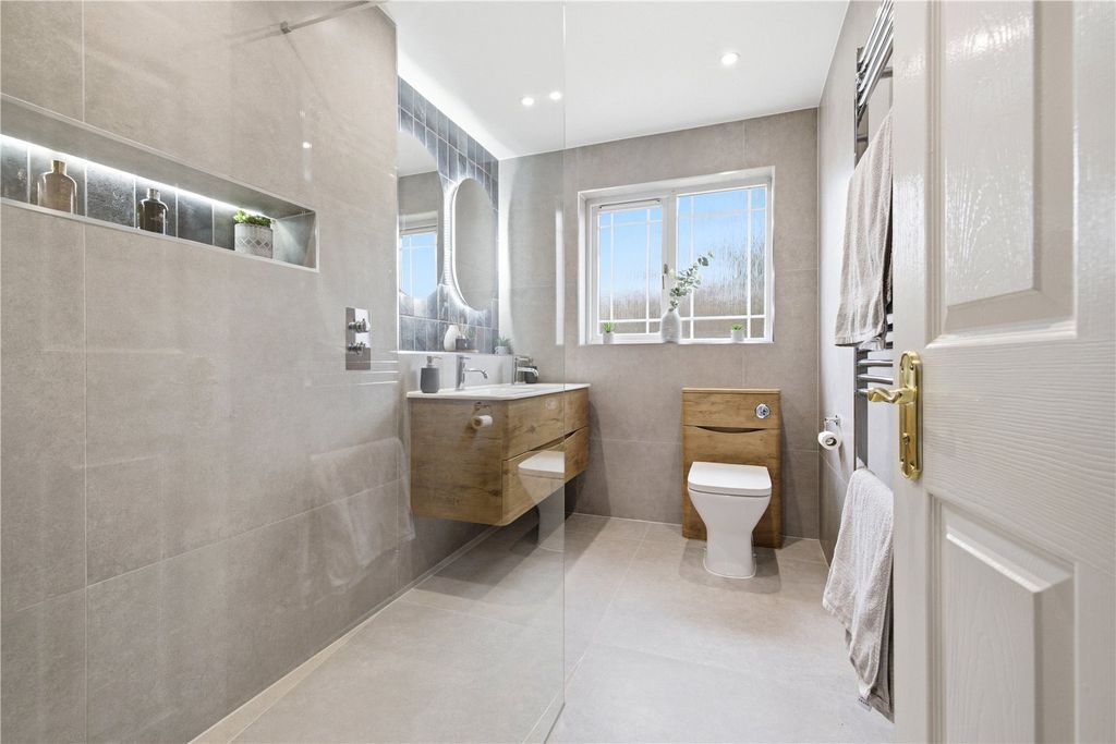 Additional image 20 of 5 bed detached house for saleBatterflatts Gardens, Stirling, Stirlingshire FK7