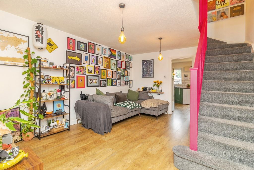 Property photo 2 of 19 Pbox-Img.Jpg