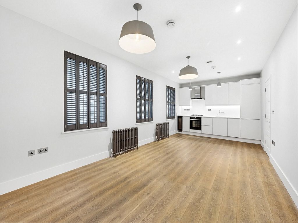 Property photo 2 of 14 Rupert Court