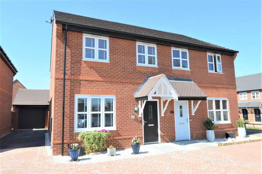 Property photo 1 of 13 Front