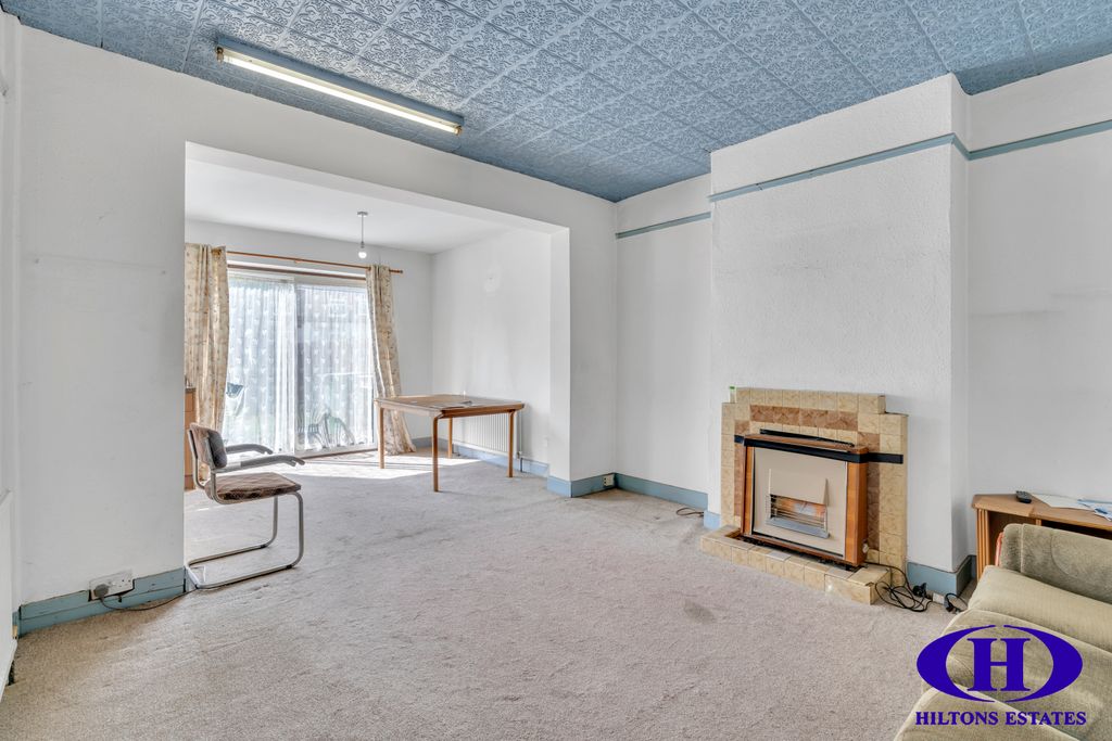 Property photo 2 of 14 Pic-3