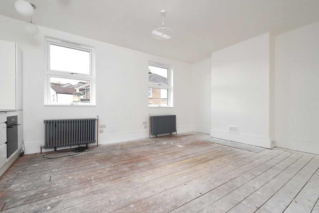 Property photo 2 of 6