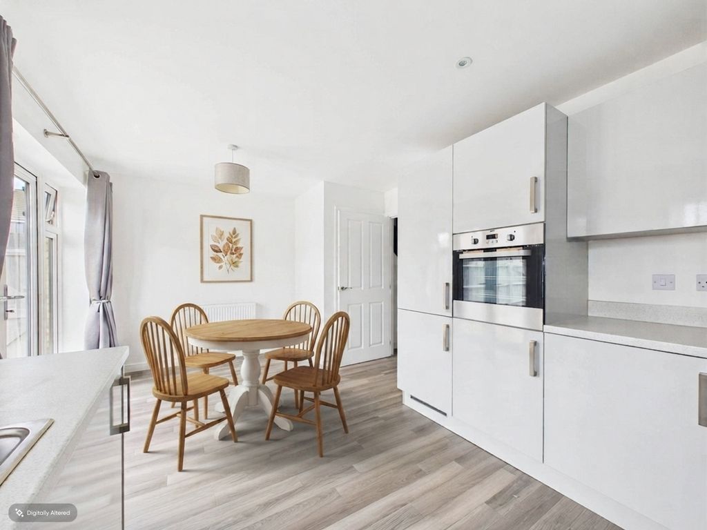 Property photo 3 of 18 Kitchen Diner Virtual- Mark Stephens Ewemove Newma